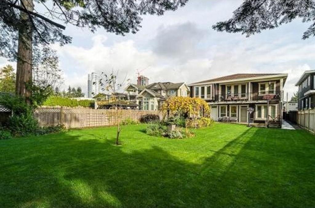 Imperial House Bed & Breakfast Burnaby Exterior photo
