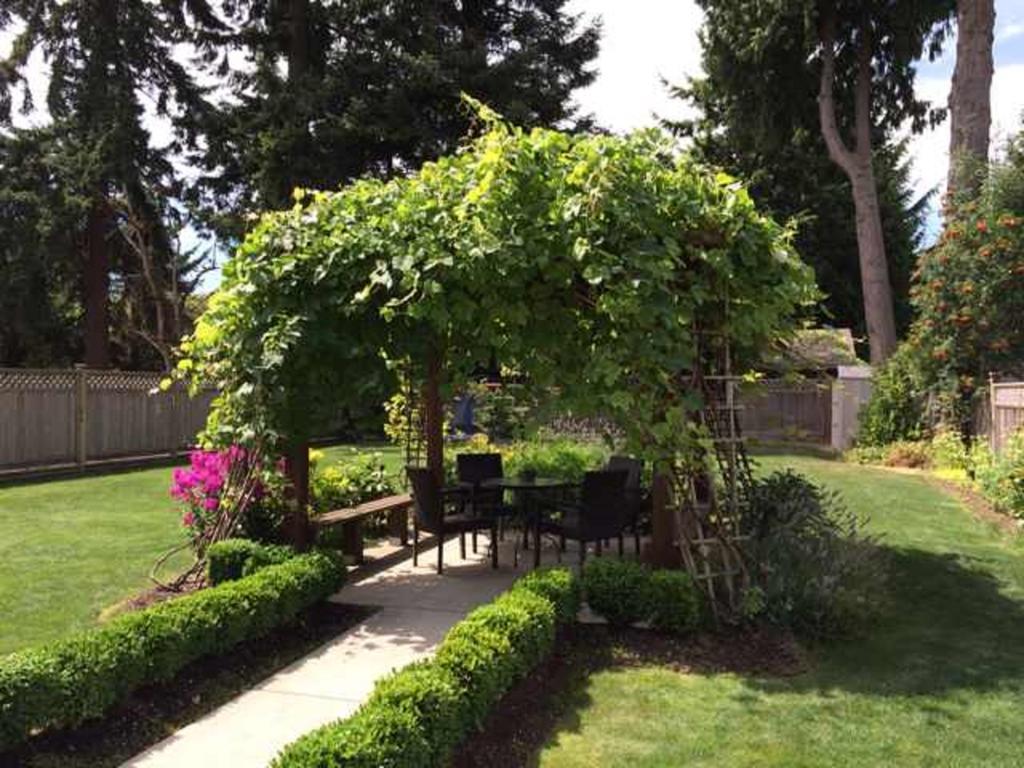 Imperial House Bed & Breakfast Burnaby Exterior photo
