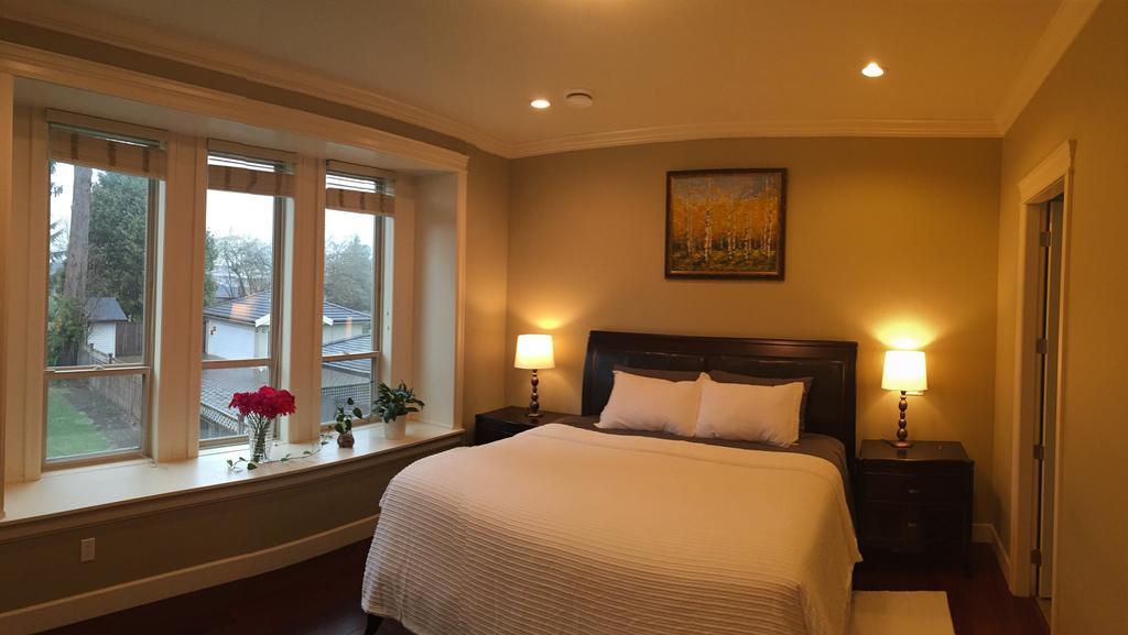 Imperial House Bed & Breakfast Burnaby Room photo